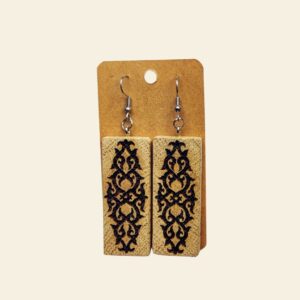 Boucle d'oreille en bois gravé