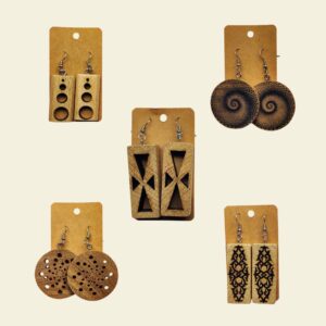 Boucle d'oreille en bois surcyclé